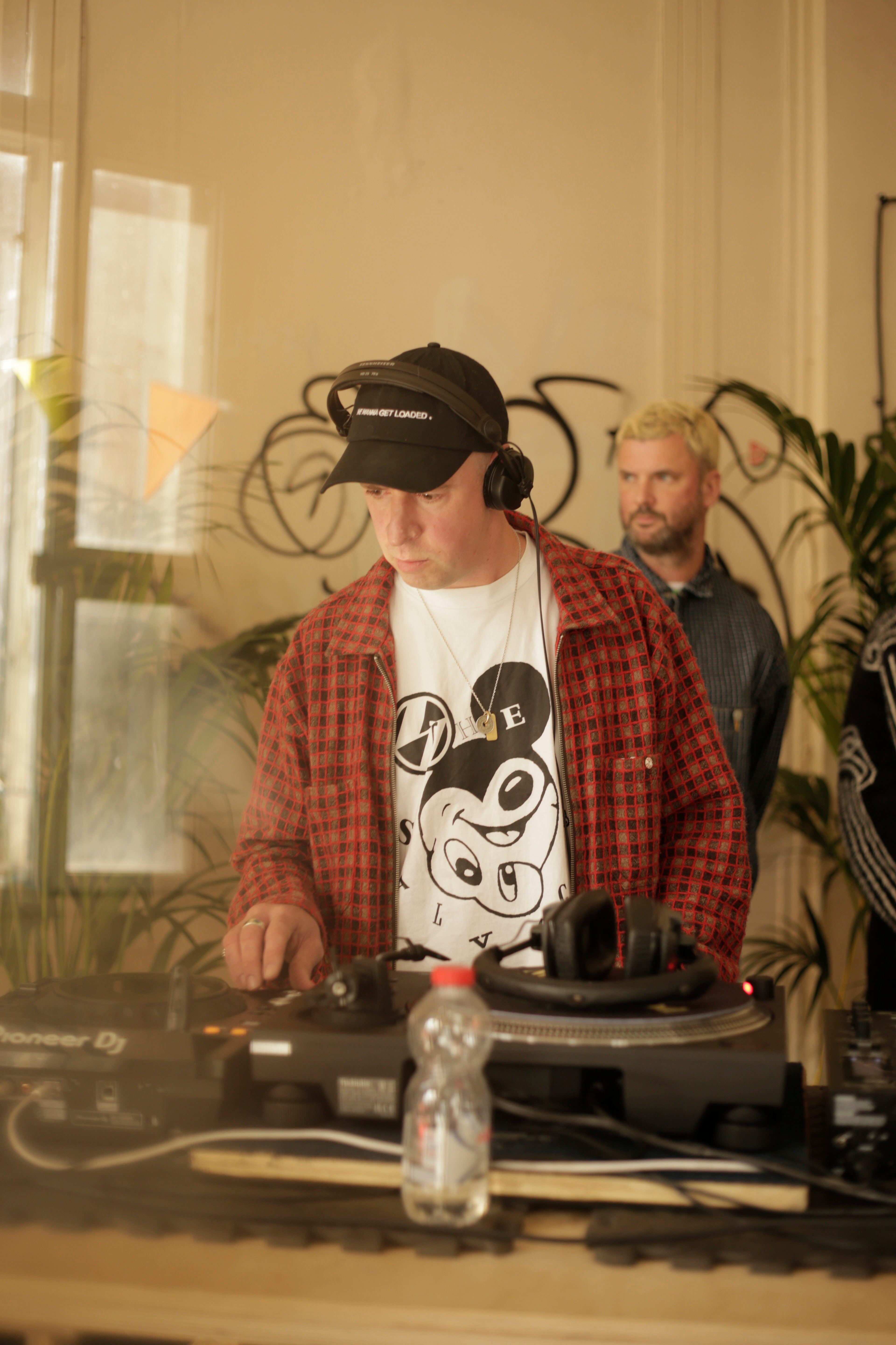 Neighbourhood Belfast: Never Never