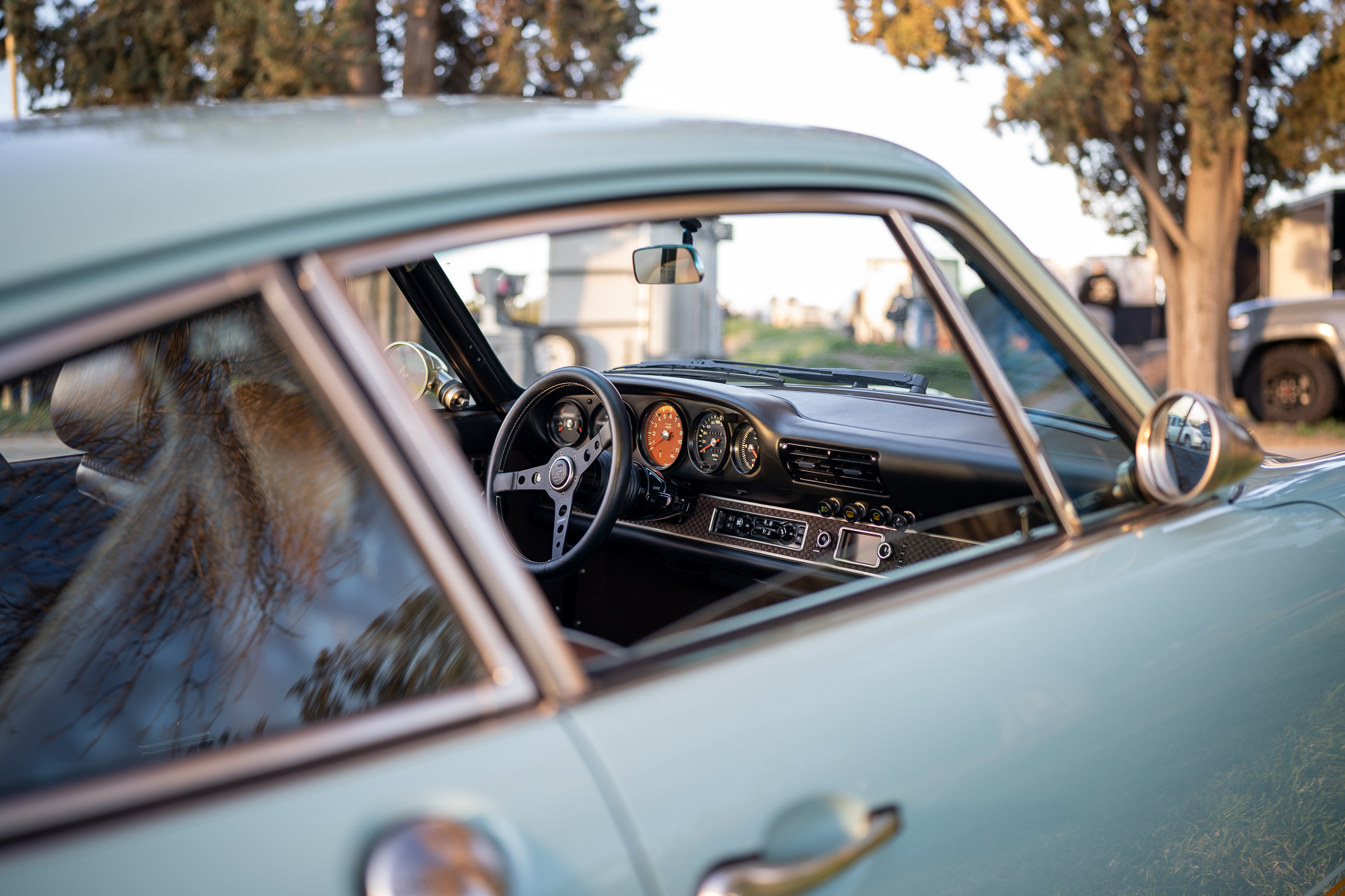 Light blue on brown Singer 911