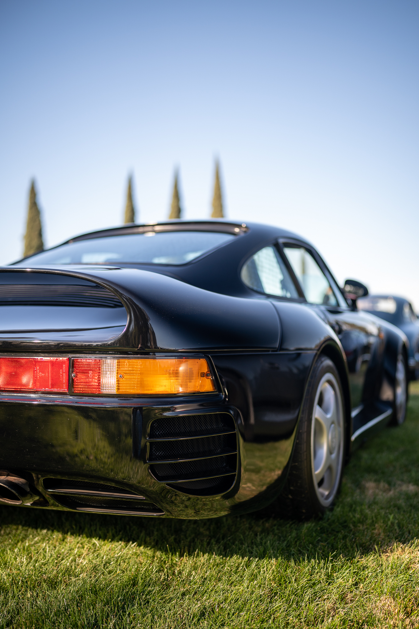 Rear quarter panel from a black 959