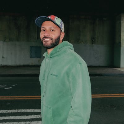 Worldwide Breakfast: Valentine Comar w/ Omer Mil (guest mix)