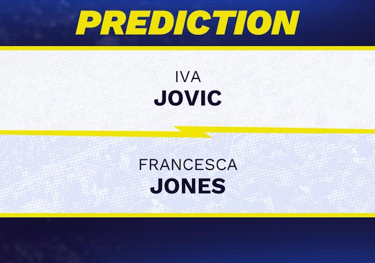 Iva Jovic takes on Francesca Jones in US Open 2026 action.