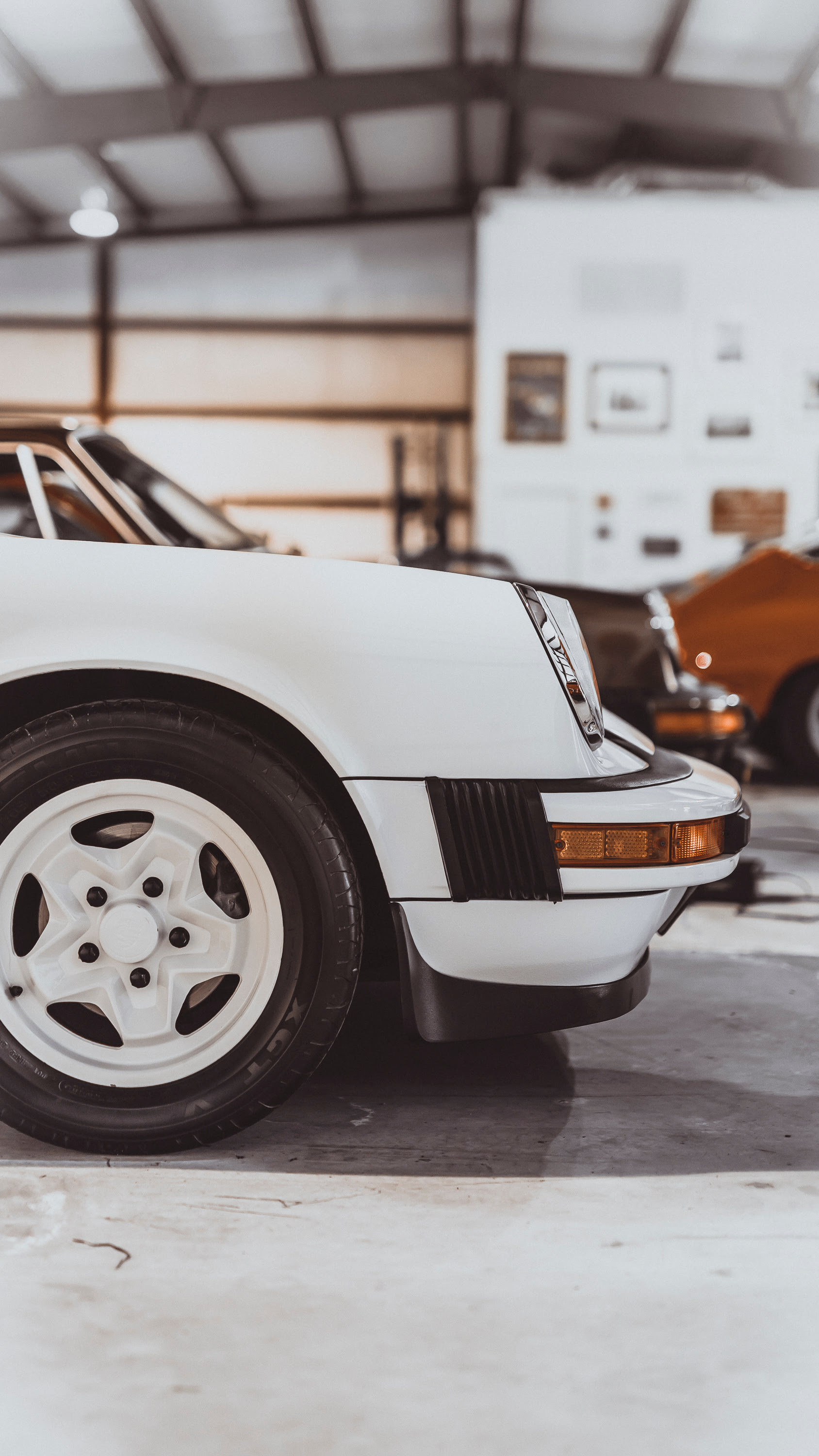 White 911 with white wheels.