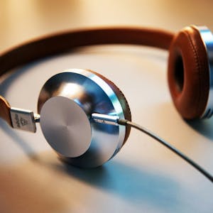 Wireless Noise-Cancelling Headphones gallery 2