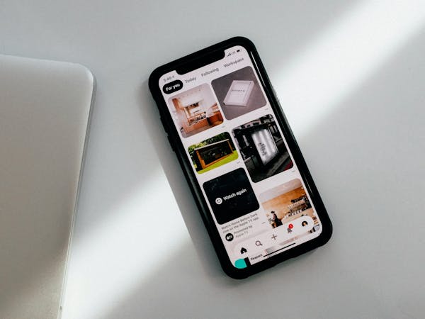 Phone Stands & Mounts