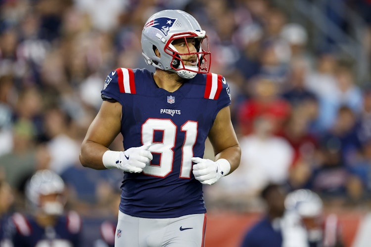 NFL best bet is Austin Hooper in Week 5 player props from Bills vs. Patriots.