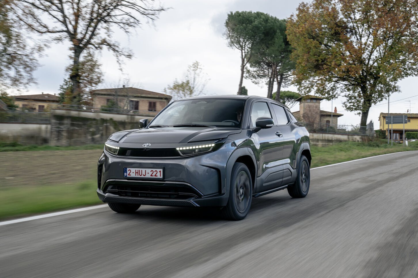 Ein fahrender Toyota Urban Cruiser