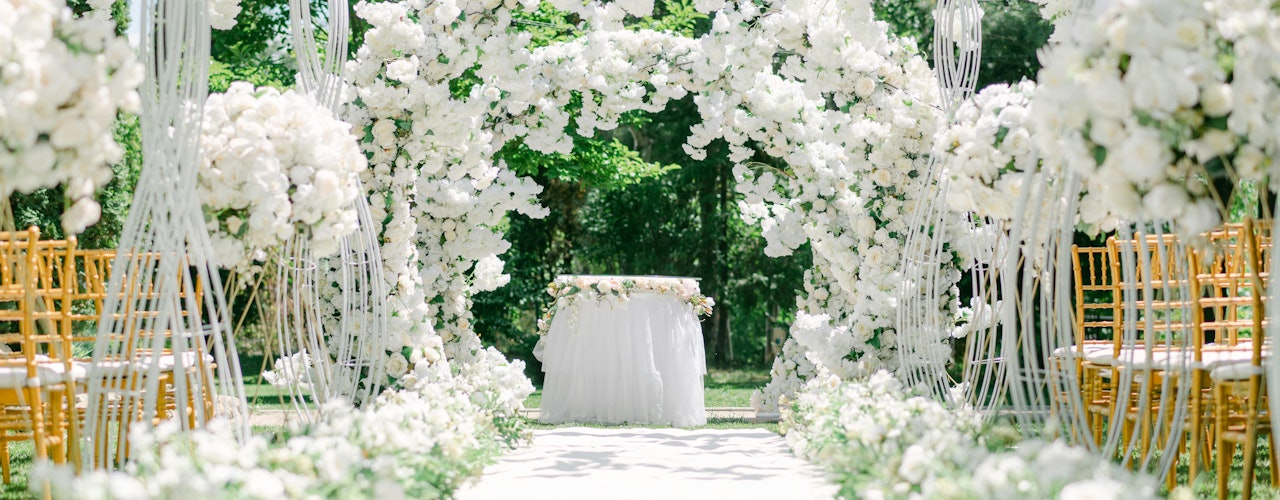 Best Spring Wedding Reception Decoration Ideas for April and May Celebrations