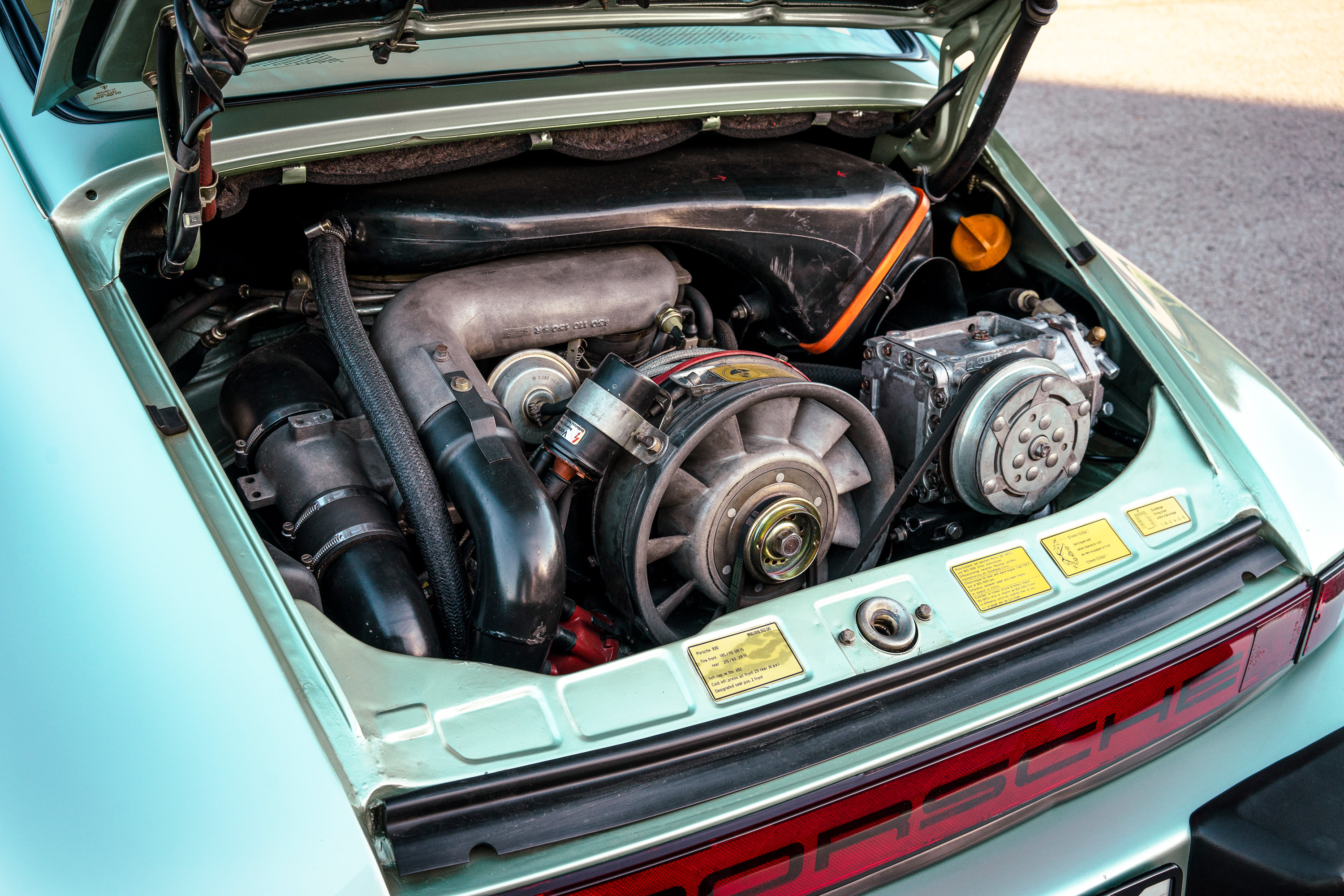 Engine Bay on an Ice Metallic Green 930