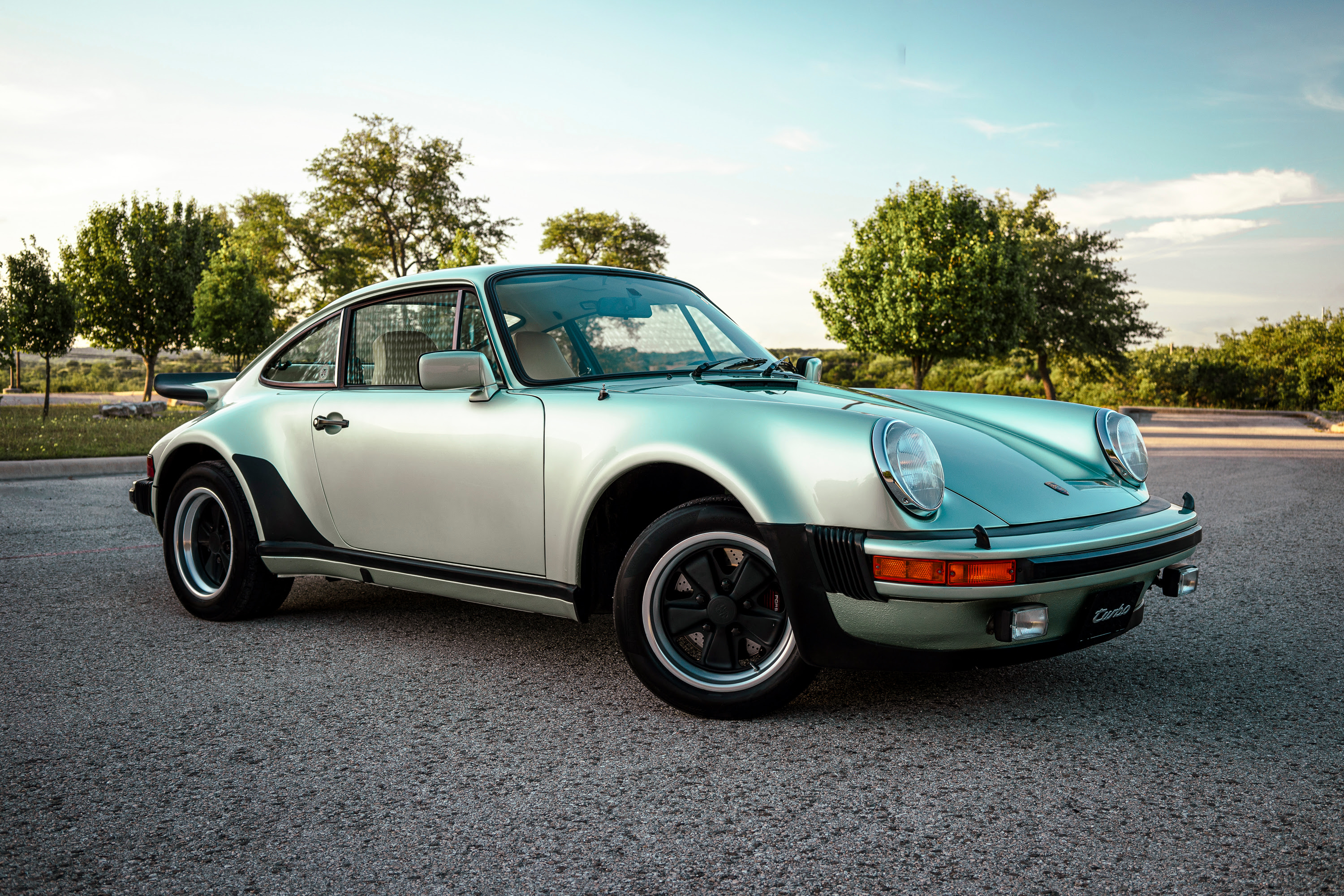 930 Turbo in Ice Metallic Green