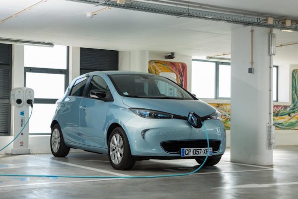 5 erreurs à éviter quand on achète sa première voiture électrique d'occasion