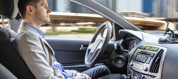 La voiture autonome en France : Quels sont les risques d’accidents et qui est en tort ?