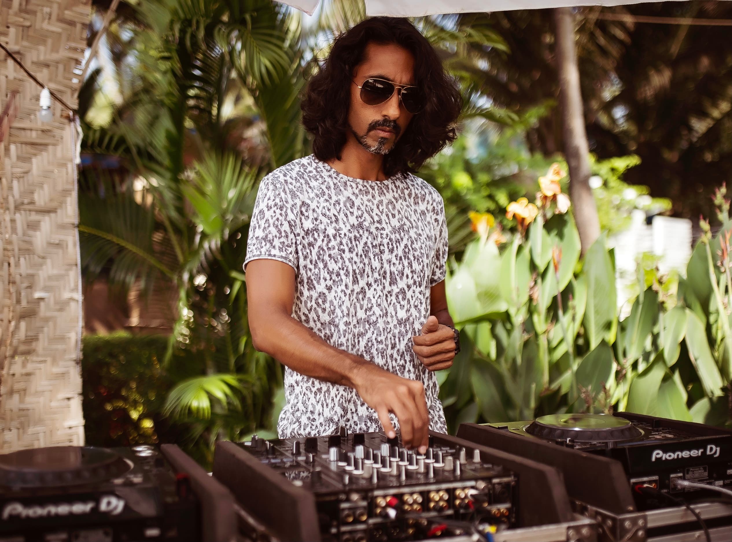 WAVLNGTH: Aneesha Kotwani with Laiq Qureshi