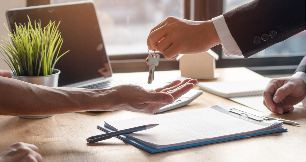 Real Estate Broker vs Realtor What's the Difference? Clever Real Estate