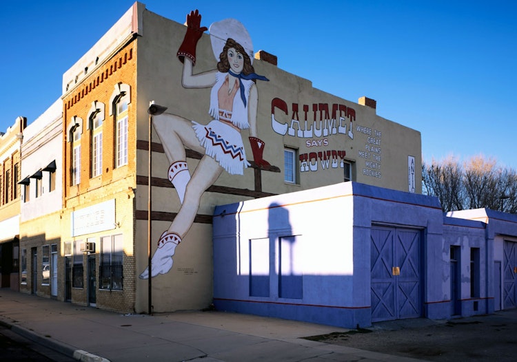 New Mexico sports betting debate intensifies as prediction markets challenge existing gambling laws.
