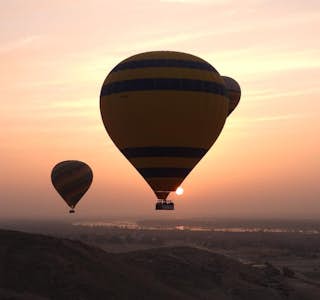 Ride In A Hot Air Balloon Over Luxor 's gallery image