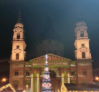 Budapest Christmas Markets: A Walking Experience's gallery image