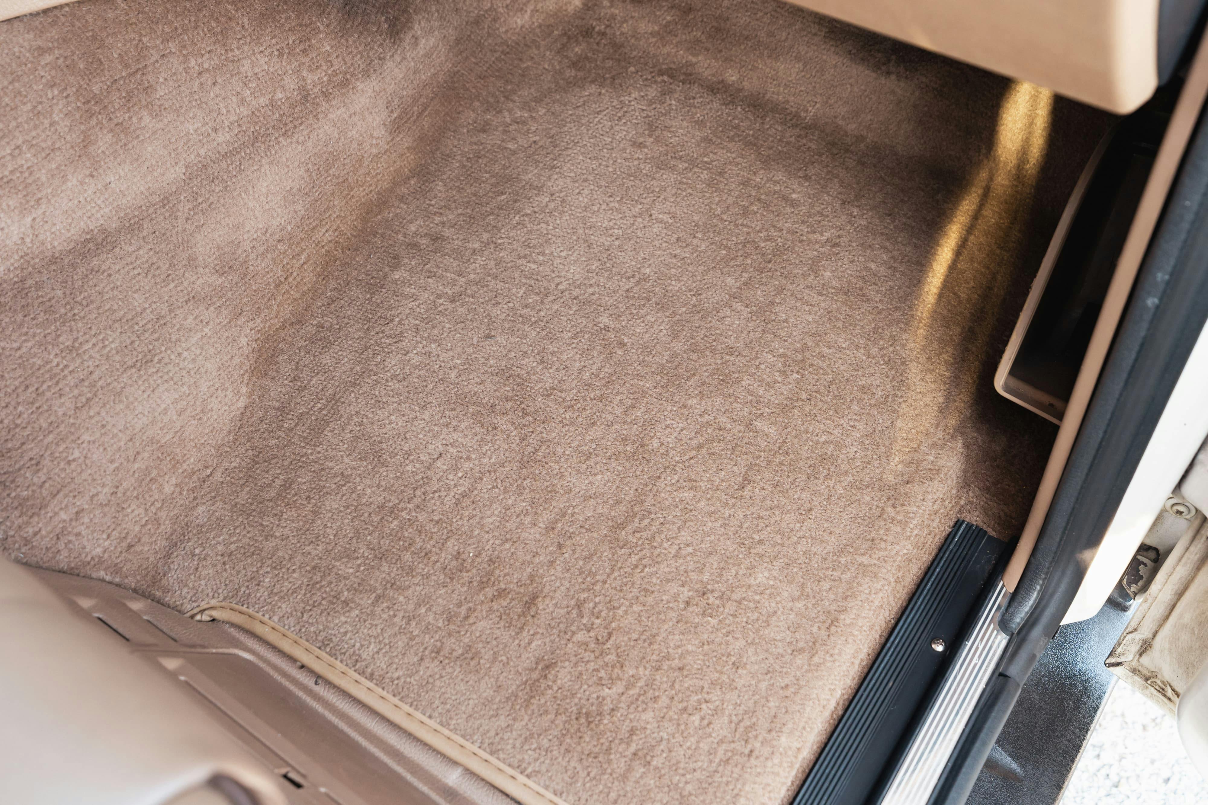 1995 White Land Rover Range Rover County Long Wheel Base in Austin, TX.