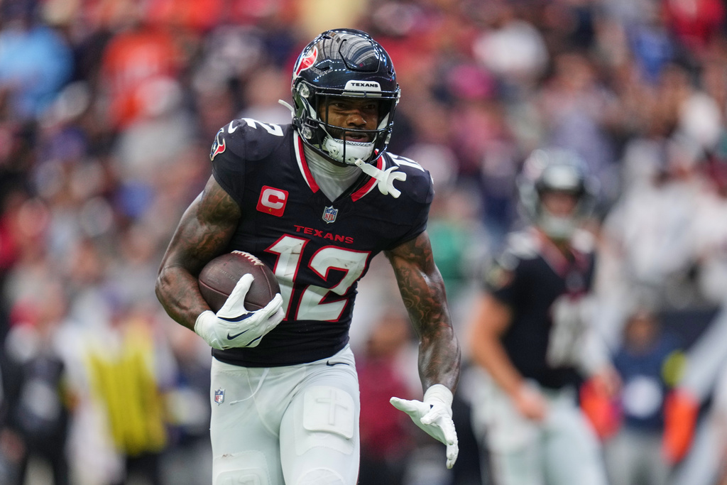NFL anytime touchdown scorer predictions for Wild Card Monday include Nico Collins, Jaylen Warren [2026]