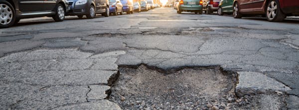 Voirie mal entretenue : quels recours en cas de dommage ou d’accident ?