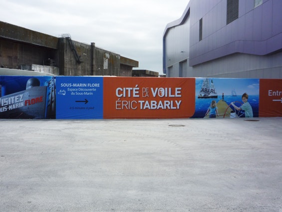 Support bâche mesh pour affichage extérieur exposé