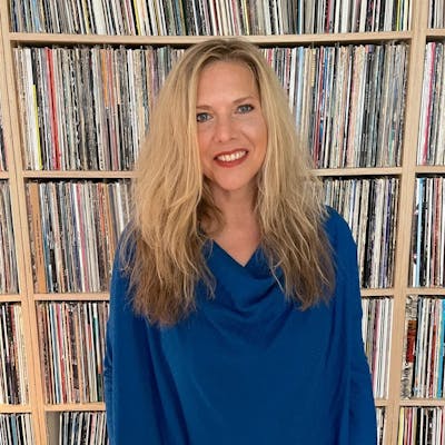 Cosmodelica: Colleen 'Cosmo' Murphy