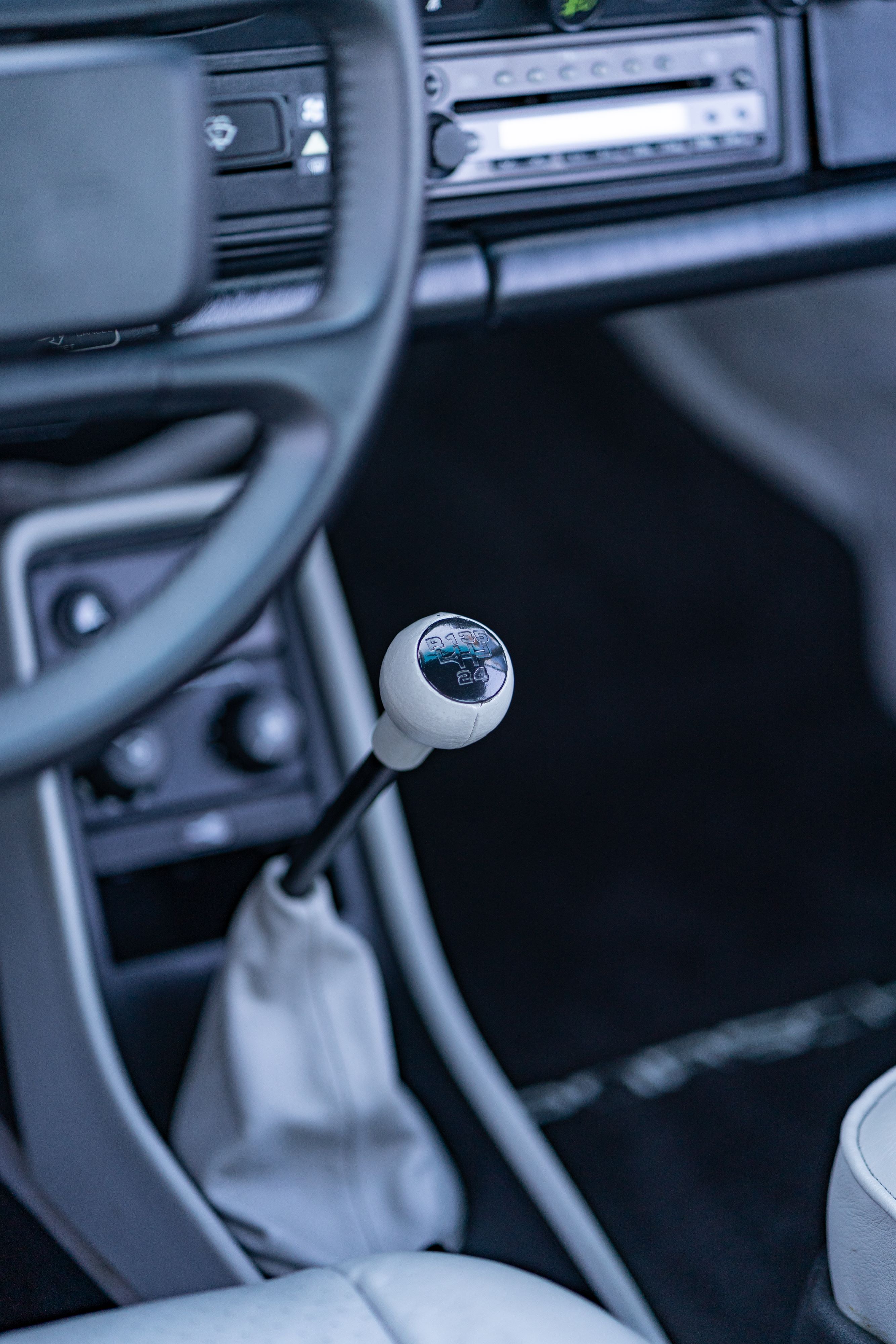 1987 Porsche 911 Carrera G50 Coupe shifter in Silver Metallic in Dripping Springs, TX.