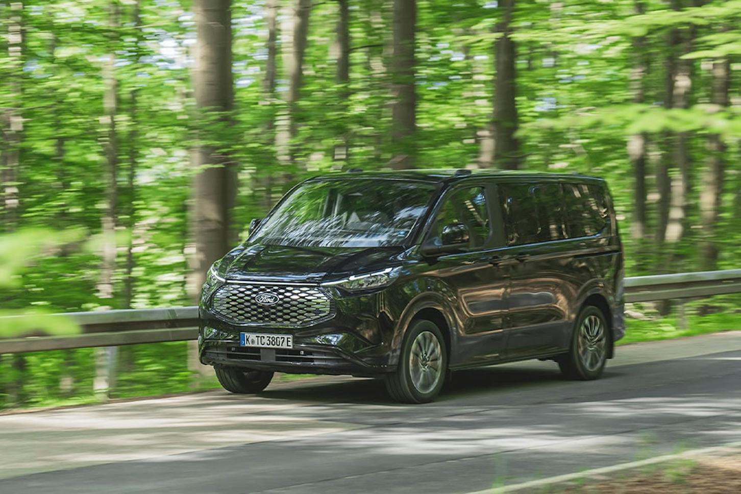 Ford E-Tourneo Custom
