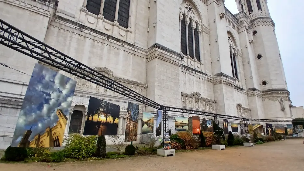 Vue d’ensemble : implantation sur l'esplanade