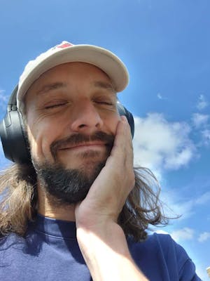 Worldwide Breakfast: Valentine Comar w/ Tall Nico (guest mix)