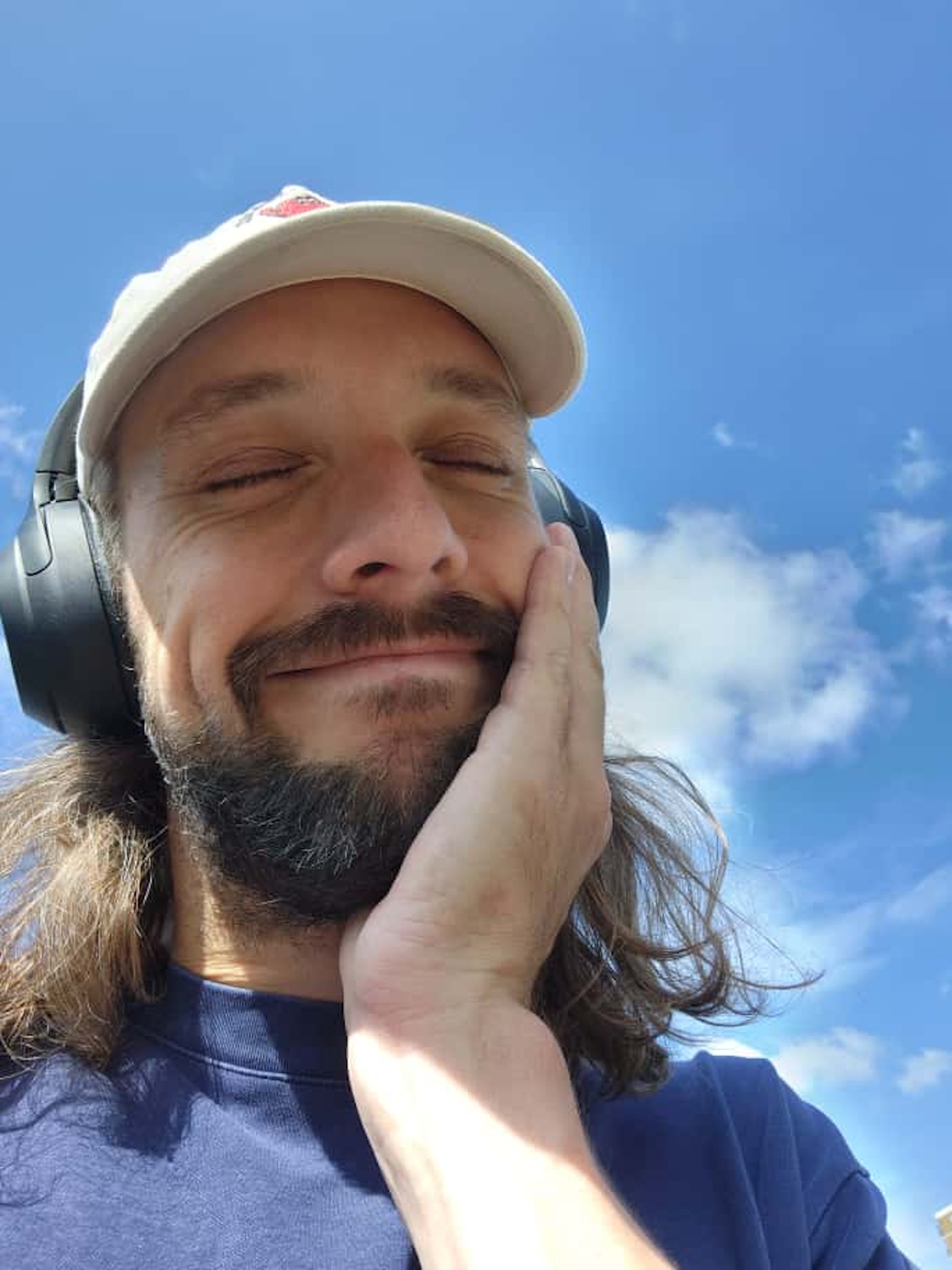 Worldwide Breakfast: Valentine Comar w/ Tall Nico (guest mix)