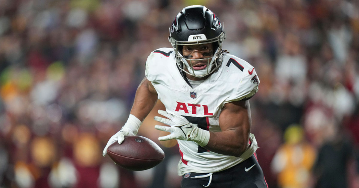 NFL anytime touchdown scorer predictions for ‘Thursday Night Football’ include Bijan Robinson, Bucky Irving [Week 15, 2025]
