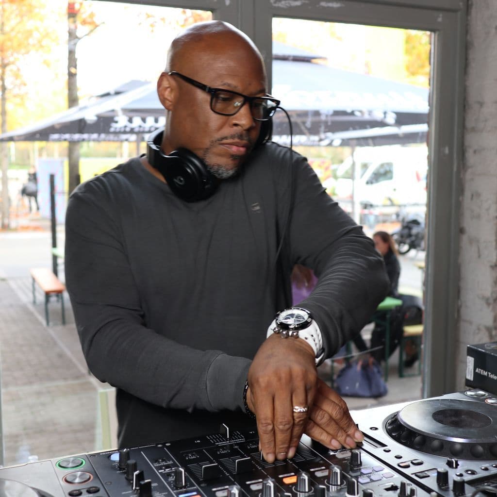 Worldwide FM x Radio Radio: Robert Hood // 18-10-18