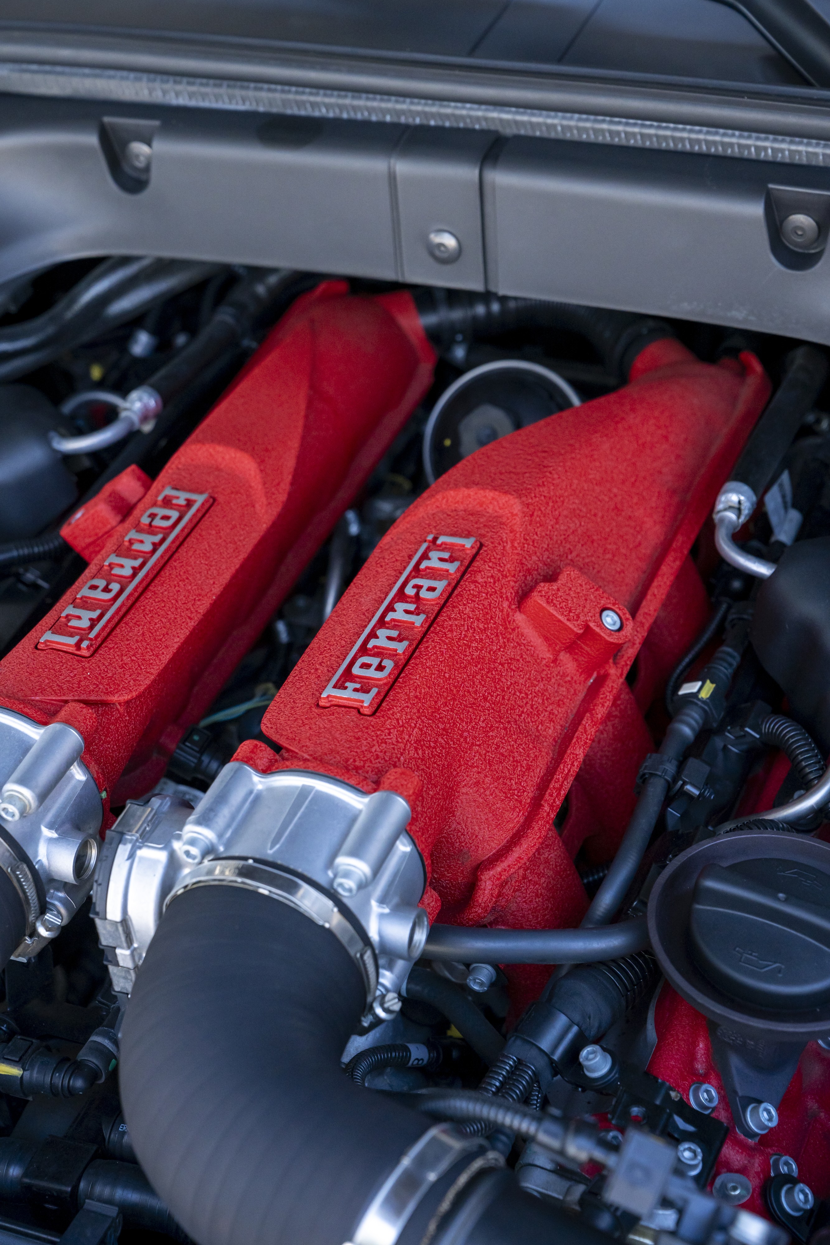 F154 3.9L twin turbo engine in a 2016 Ferrari California T.