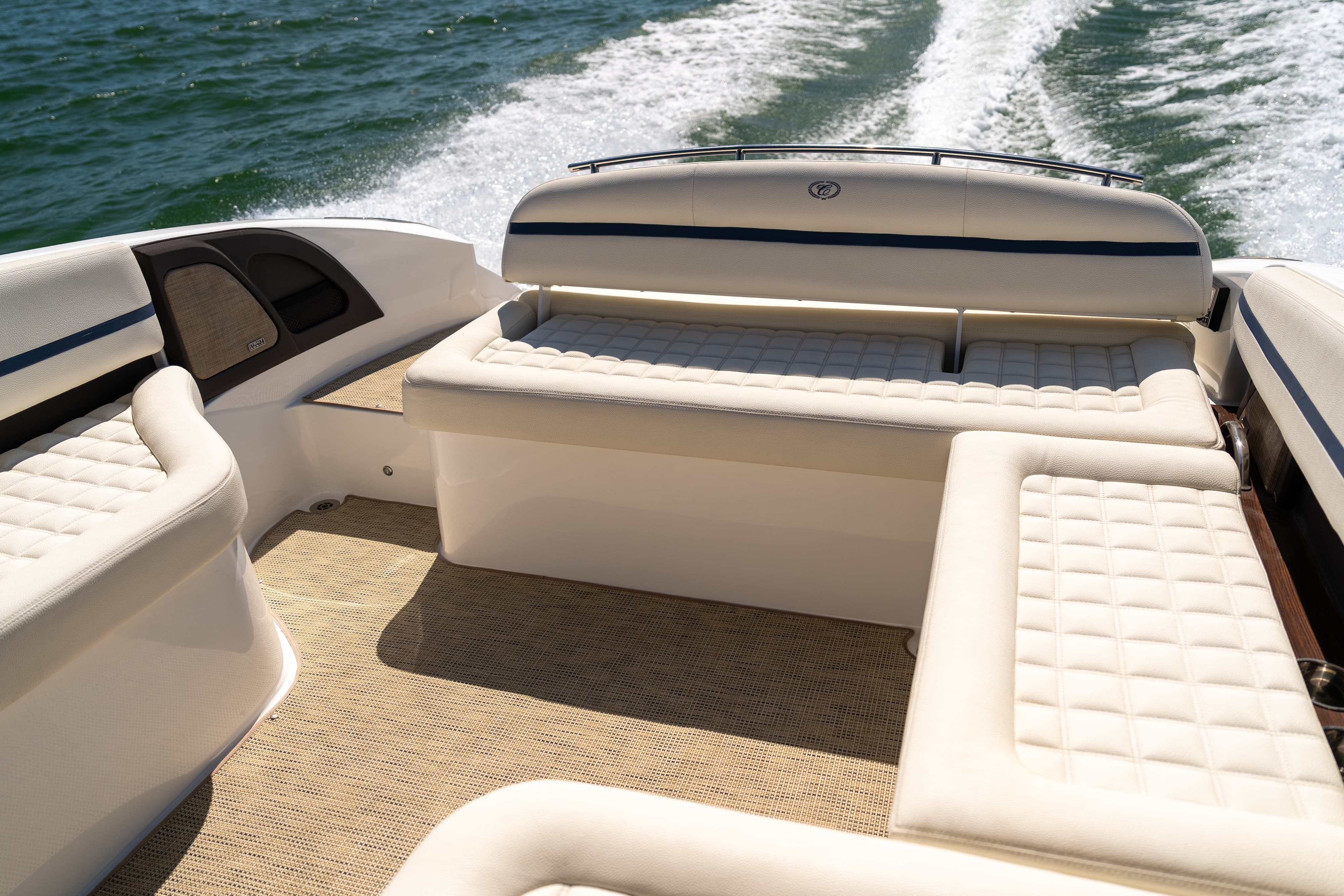 2018 Cobalt R7 Surf boat in Lakeway, TX.