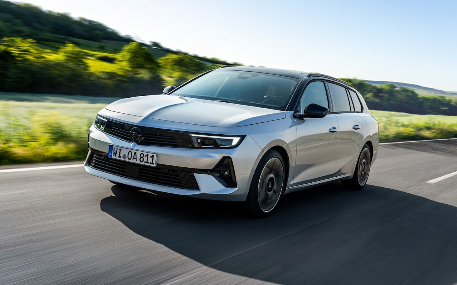 Der Opel Astra Sports Tourer auf der Straße