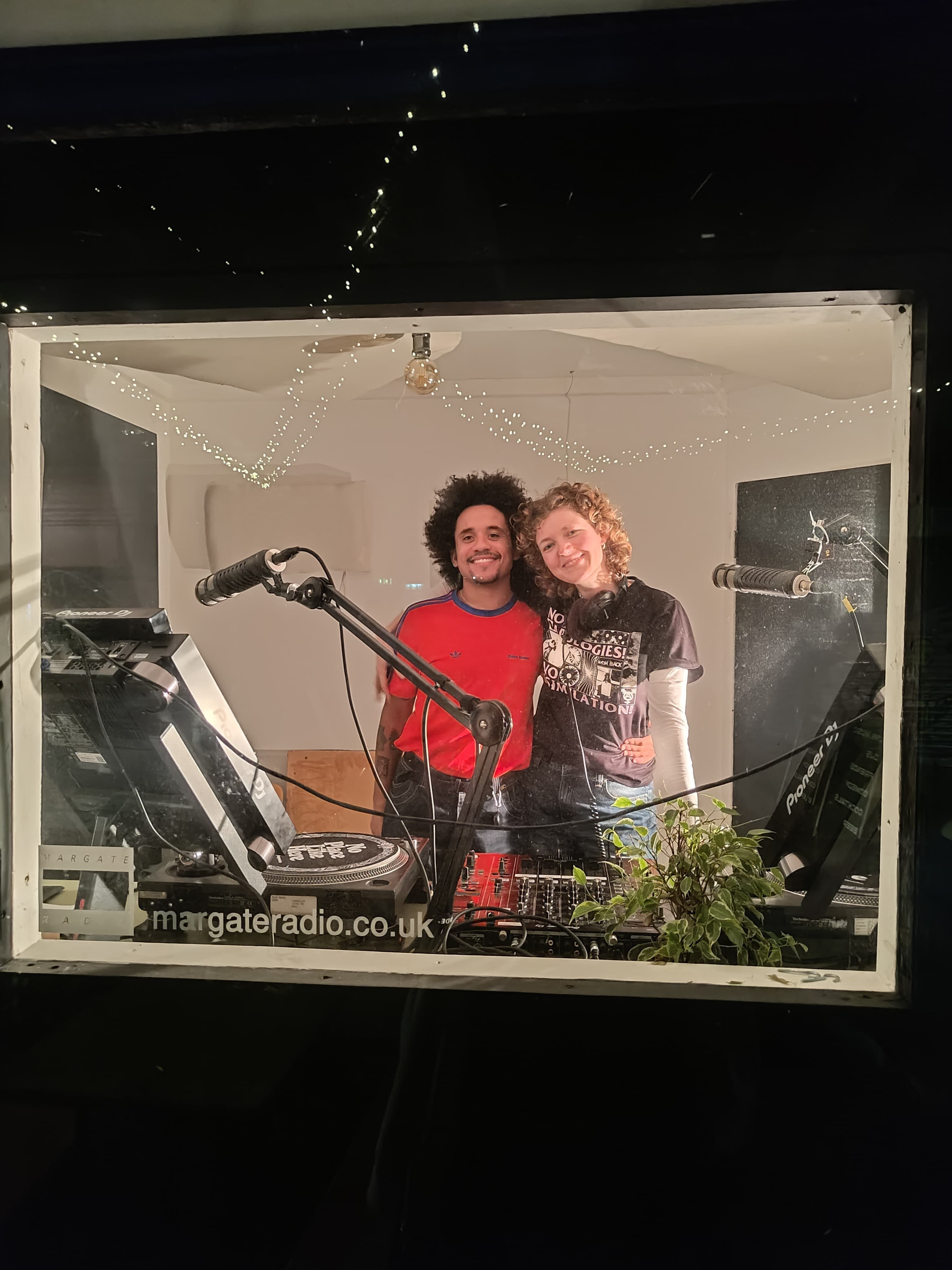 Jumbi Takeover: Songs for Swimming with Jerry & Raggamuffin