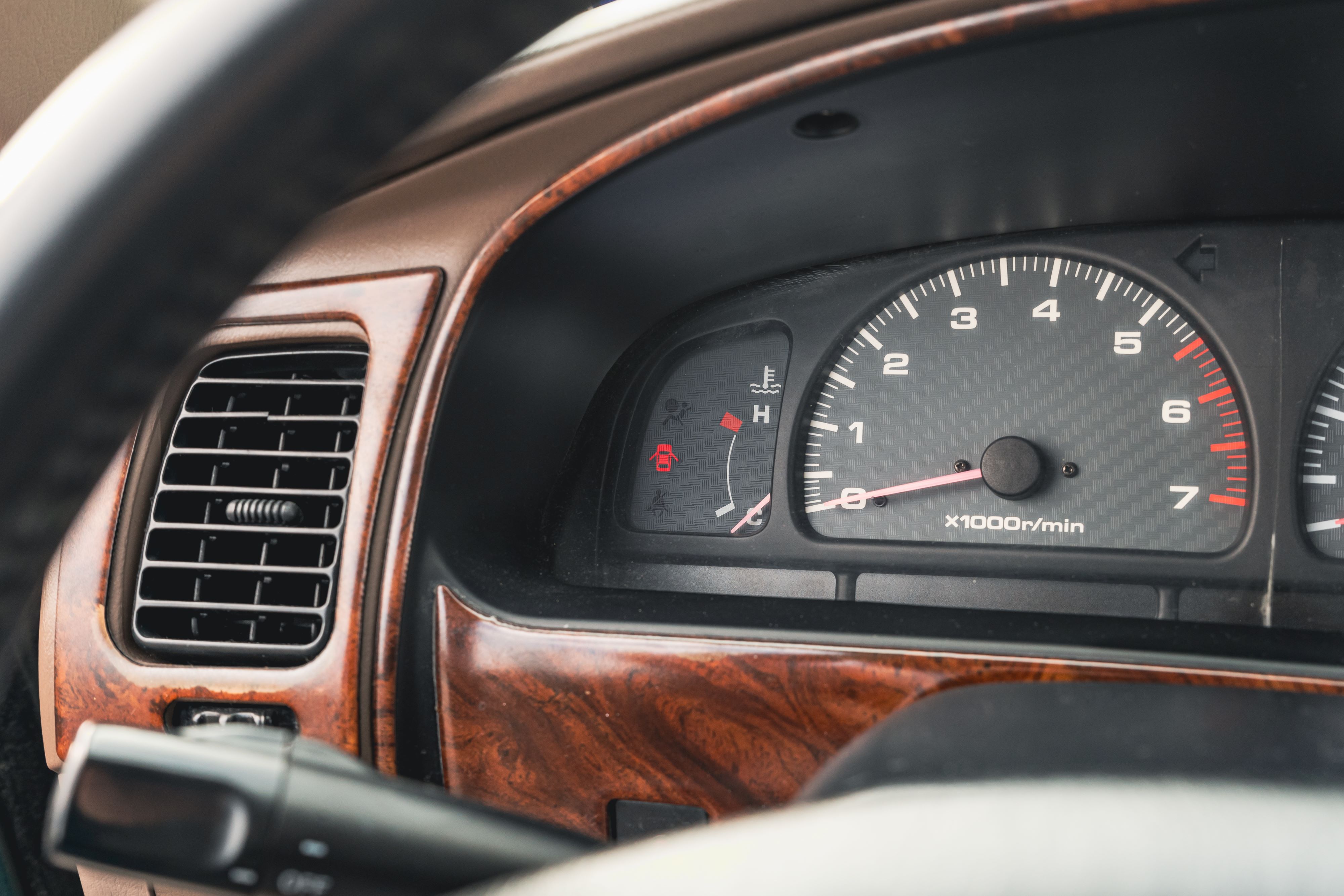 Gauge cluster of an Imperial Jade Mica 2000 Toyota 4Runner SR5 shot in Austin, TX.