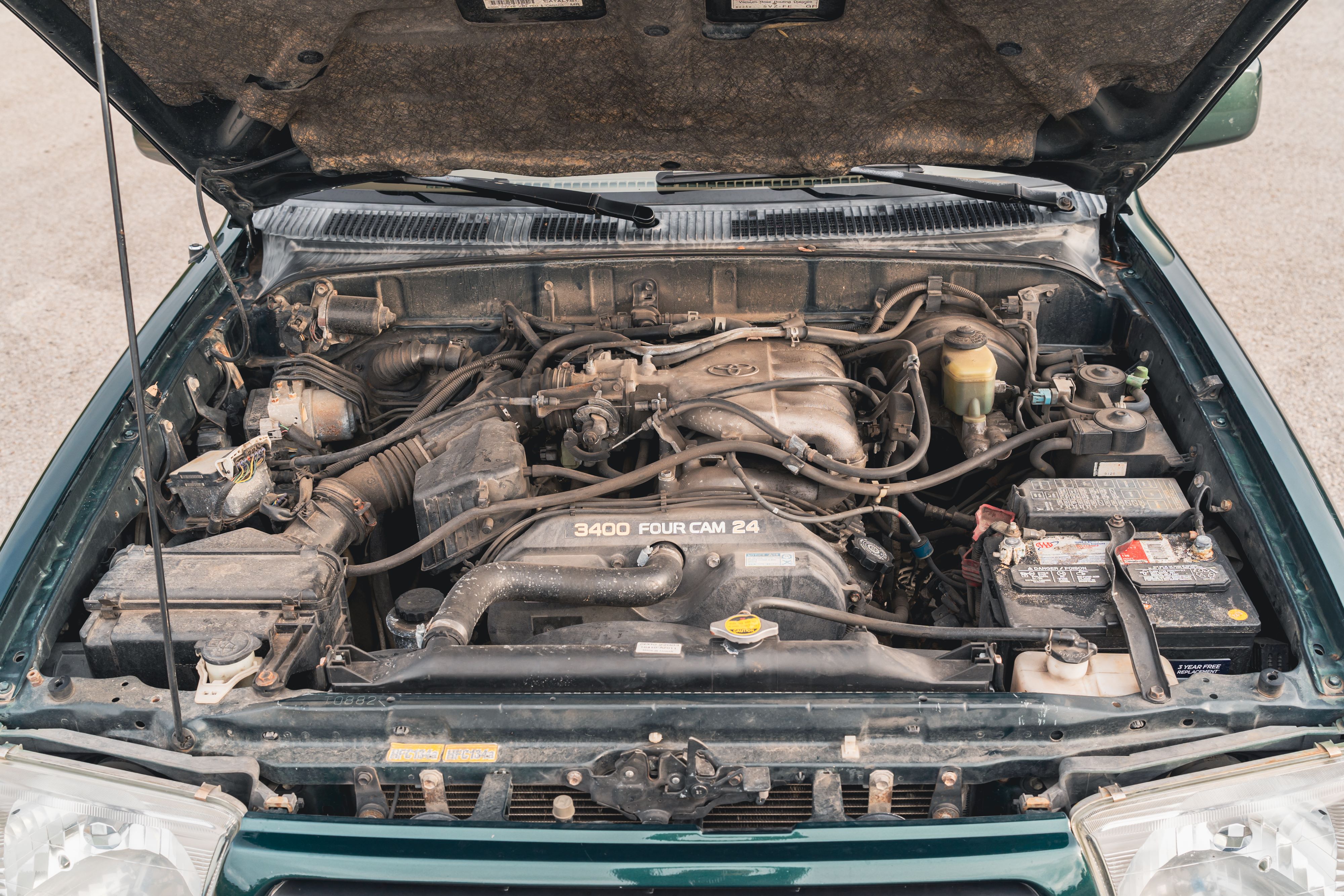 2000 4Runner SR5 engine bay in Dripping Springs, TX.