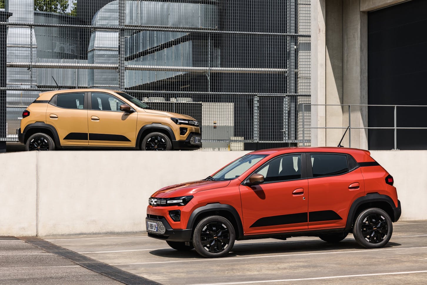 Dacia Spring 2026 — günstiges E-Auto ab 16.900 €.