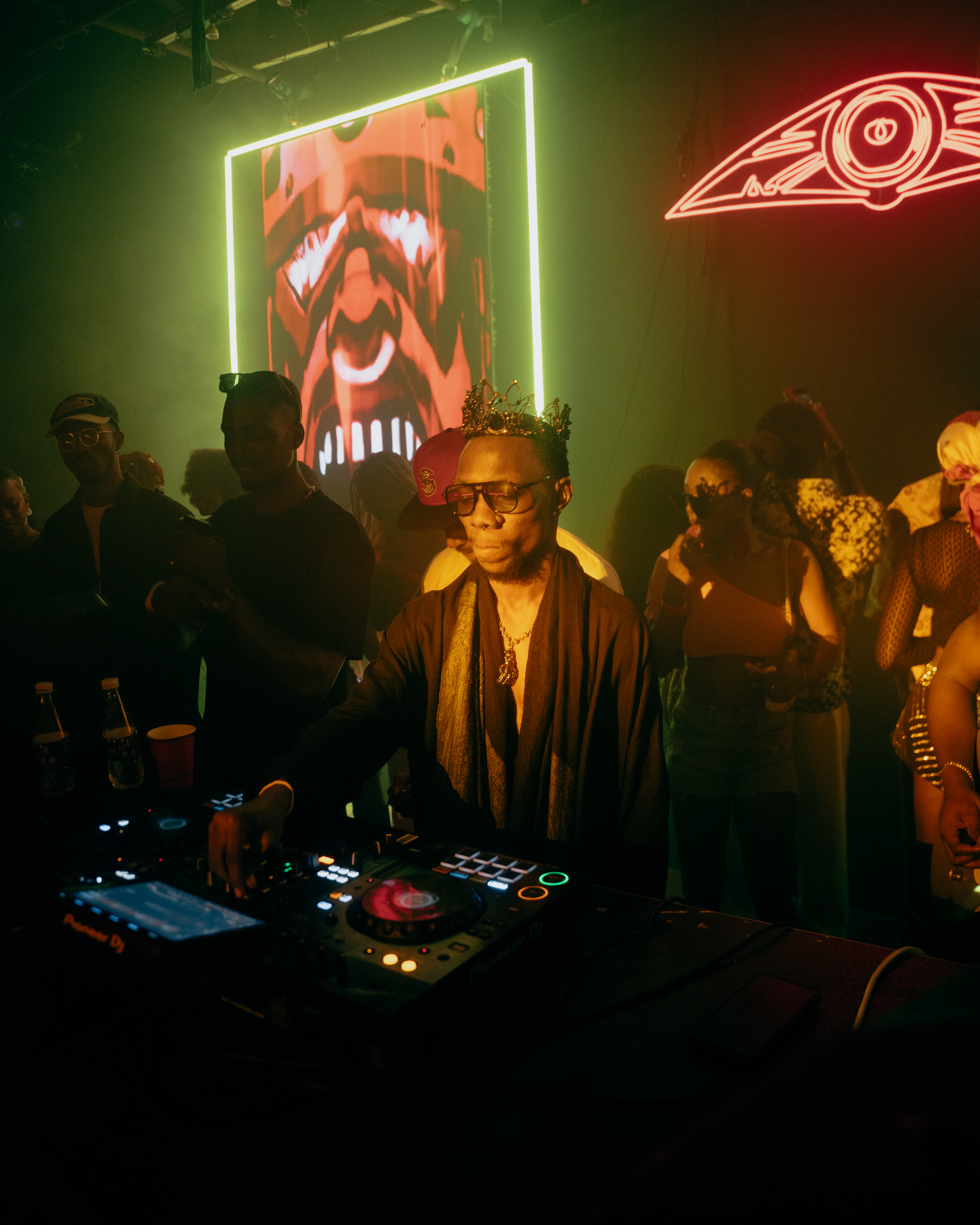 Mainland House w/ CODENAME: KND