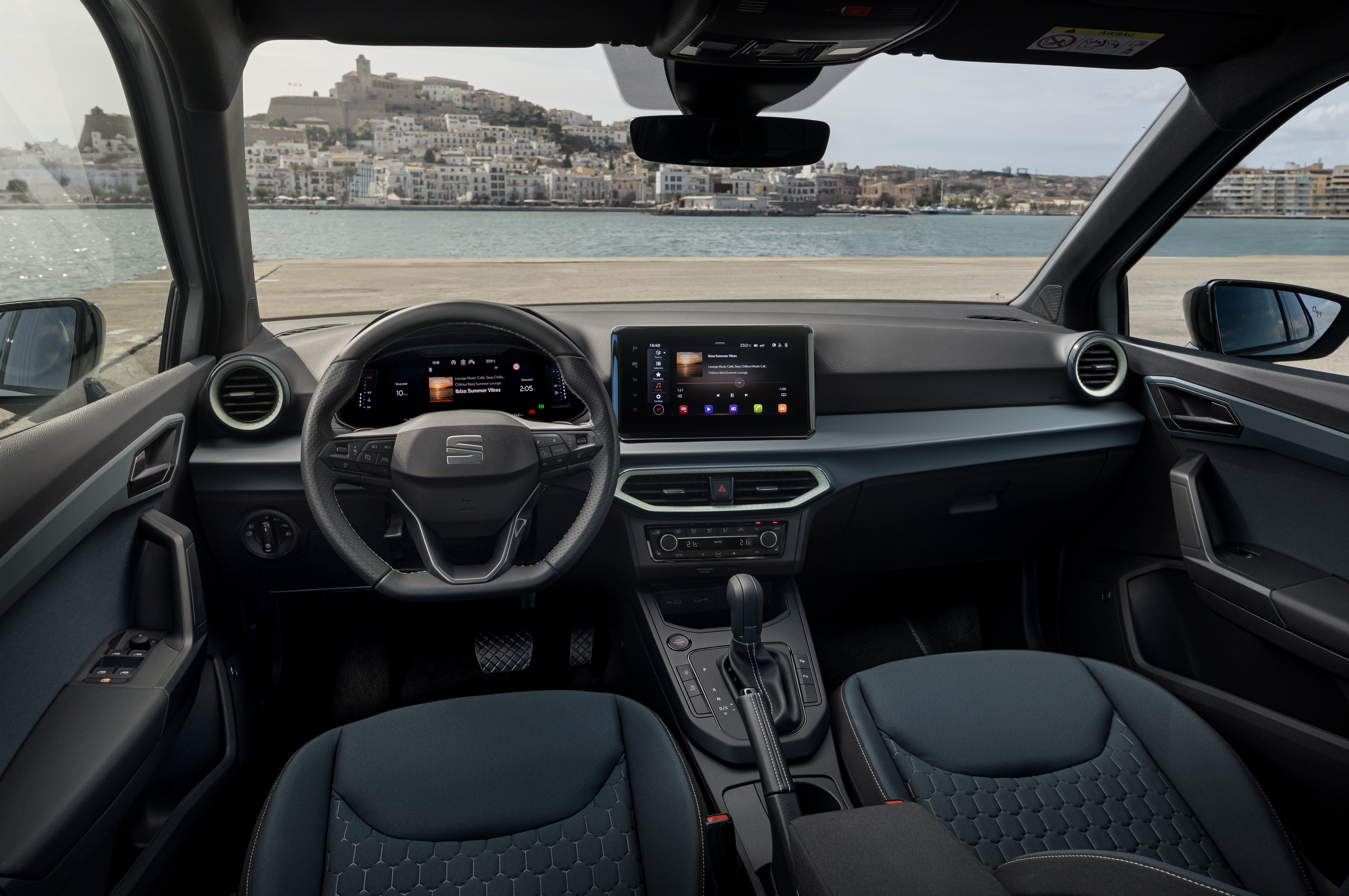 Das Interior des Seat Arona
