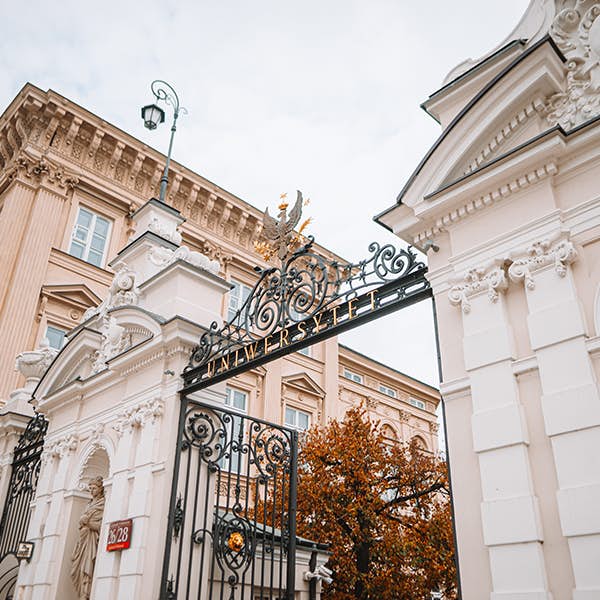 Walking Tour of the Historic Sights in Warsaw's main gallery image