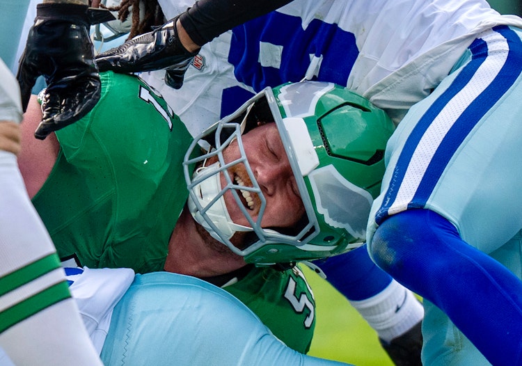 Eagles' offensive line concerns shift Super Bowl prop picks