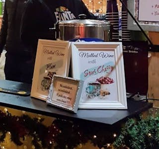 Budapest Christmas Markets: A Walking Experience's gallery image