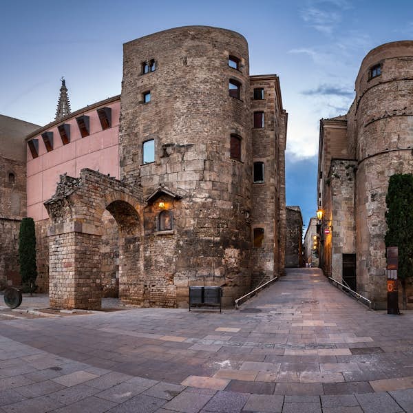 Barcelona's Beautiful Gothic Quarter - Live Virtual Experience's main gallery image