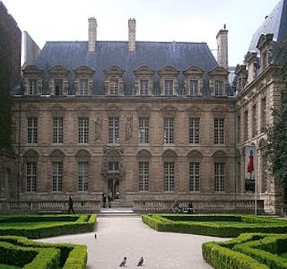 Visit "Le Marais", The Chicest Neighborhood in Paris's gallery image