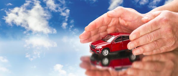 10 astuces pour protéger une voiture qui reste dehors toute l’année