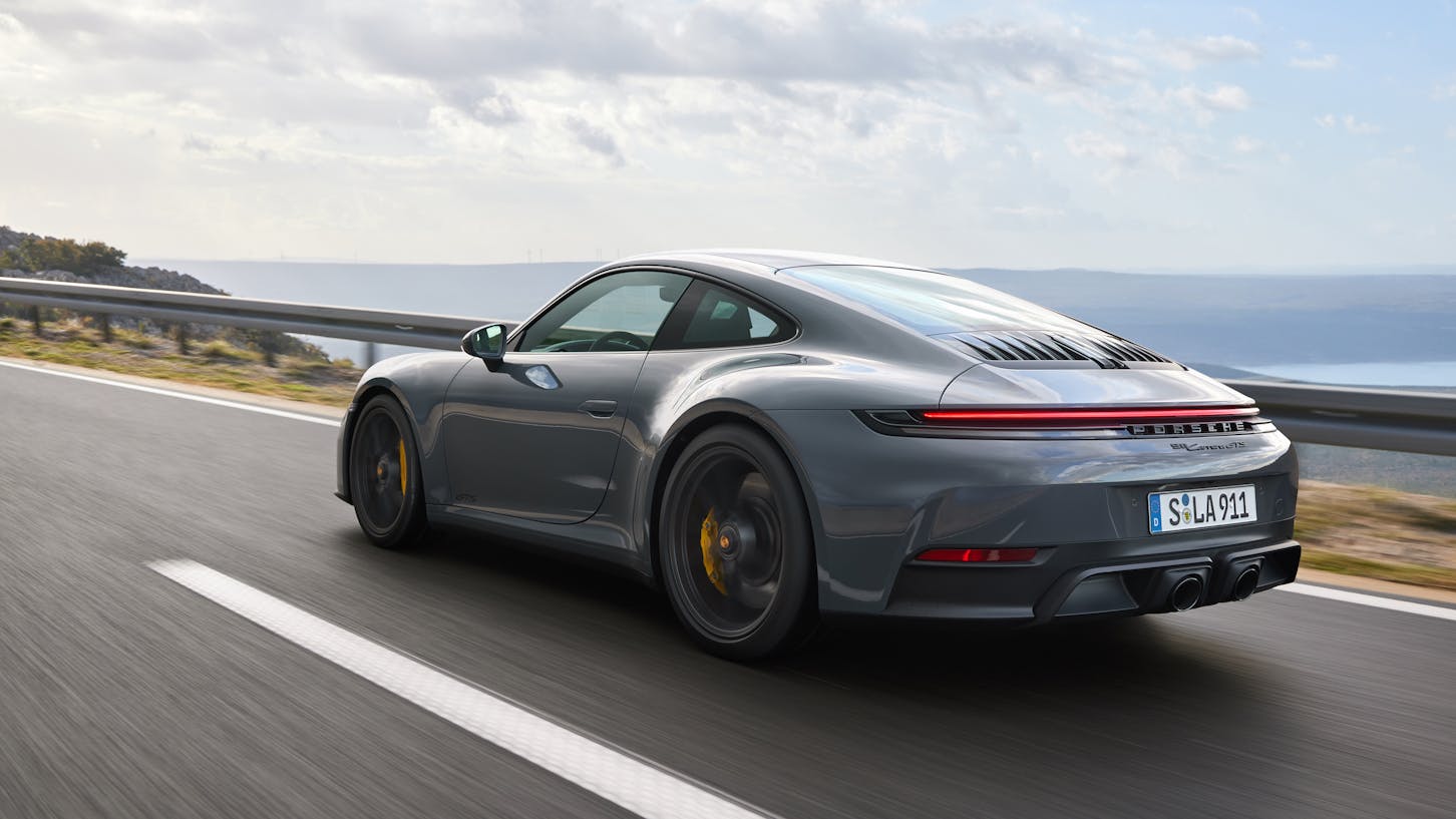 EIn Porsche 911 Carrera GTS.
