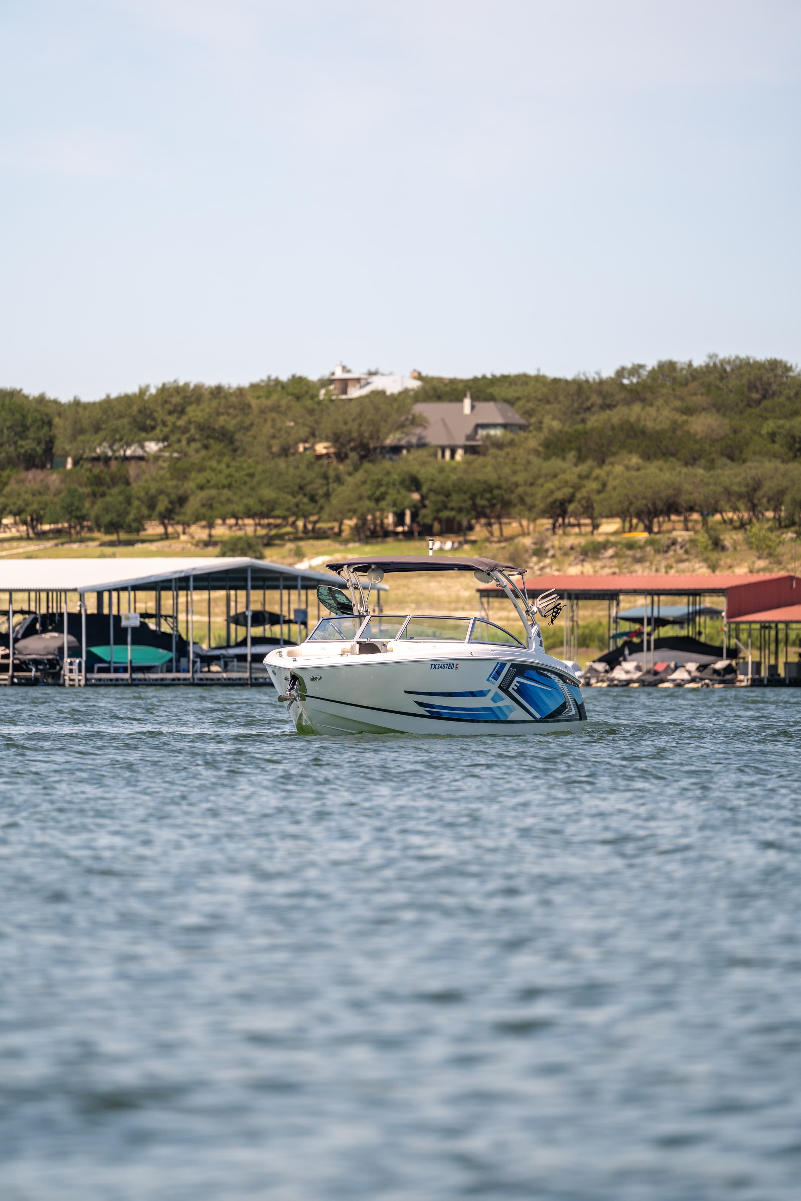2018 Cobalt R7 Surf boat in Lakeway, TX.
