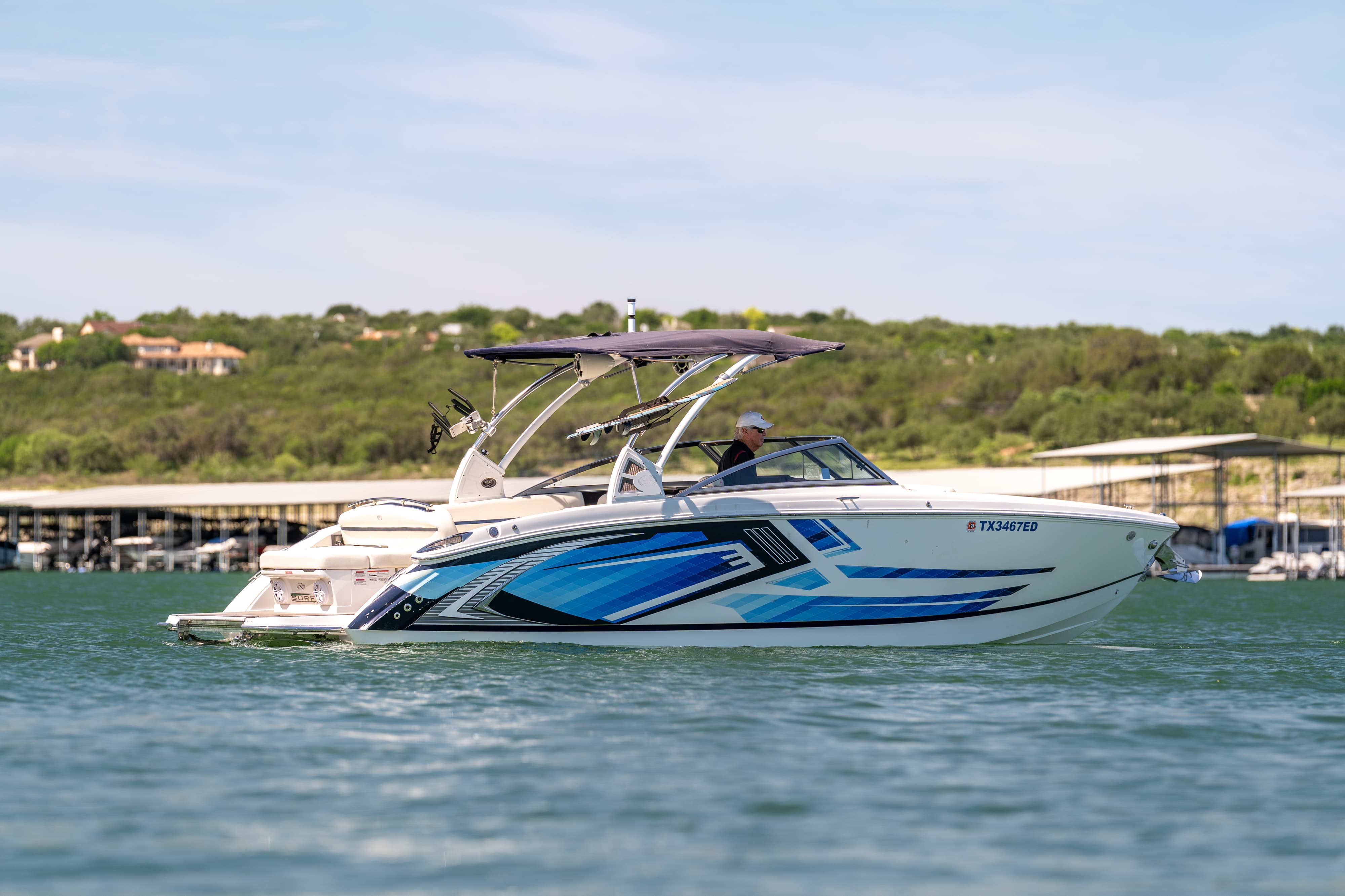 2018 Cobalt R7 Surf boat in Lakeway, TX.